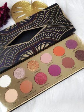 COLOURED RAINE ‘Queen of Hearts’ Eyeshadow Palette - 12 shades - RARE